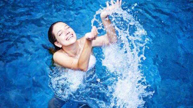 Buang Air Kecil di Kolam Renang, Begini Efeknya buat Kamu