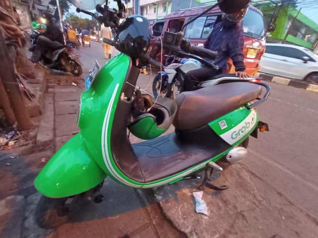 Ini Keluhan Ojek Online  Pakai Motor Listrik Viar Q1