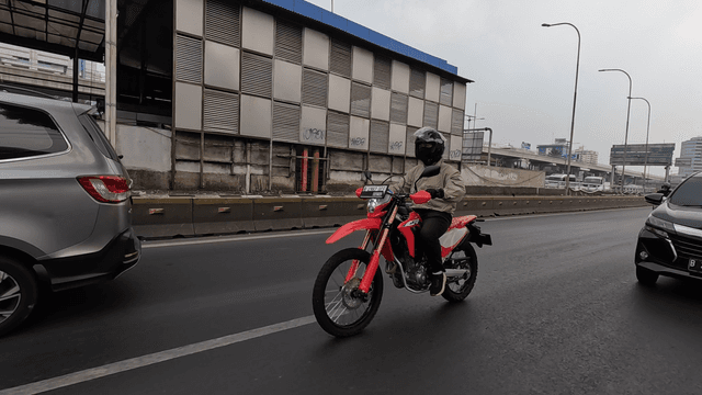 Review Honda CRF250L: Ringan, Gesit, Tapi Lebih Panas