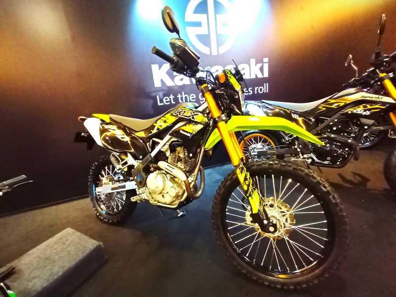 Bobot Kawasaki KLX230S & KLX230SM Jadi Ringan Tapi Tanpa Pendingin Cairan