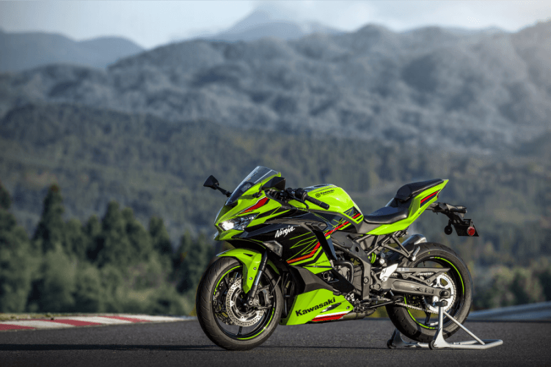 Kawasaki Ninja ZX-4R Ngebut di Sentul, Kecepatan Tembus 207 Km/Jam!