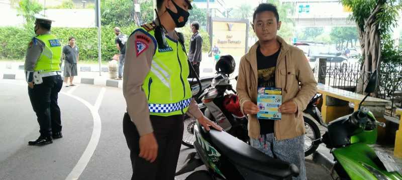 Rider Dilarang Pakai Sandal Jepit Harusnya Masuk Undang-undang