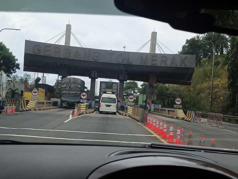 Sering Tabrakan Beruntun, Ini Cara Nyetir Aman di Jalan Tol