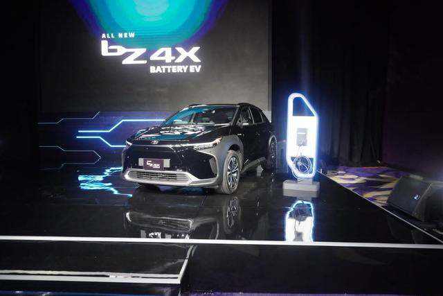 VIDEO: Review Toyota bZ4X, Calon Mobil Listrik Terlaris?