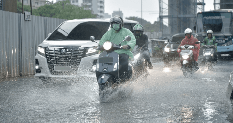 Mengenal Aquaplanning, Penyebab Banyaknya Kecelakaan di Musim Hujan