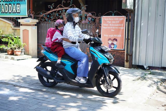 <i>Bund</i>, Perhatikan 5 Hal Ini Saat Naik Motor Bareng Anak