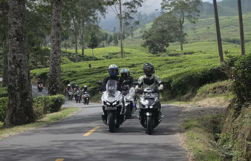 Cara Menjaga Keseimbangan Sepeda Motor di Tengah Kemacetan