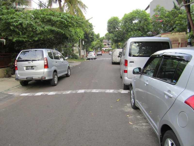 Parkir Mobil di Depan Rumah Bikin Kesal, Sampai Dianggap Haram Kemenag