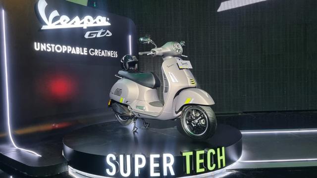 Sudah Punya Pabrik di Cikarang, Vespa GTS Terbaru Masih Impor dari Vietnam