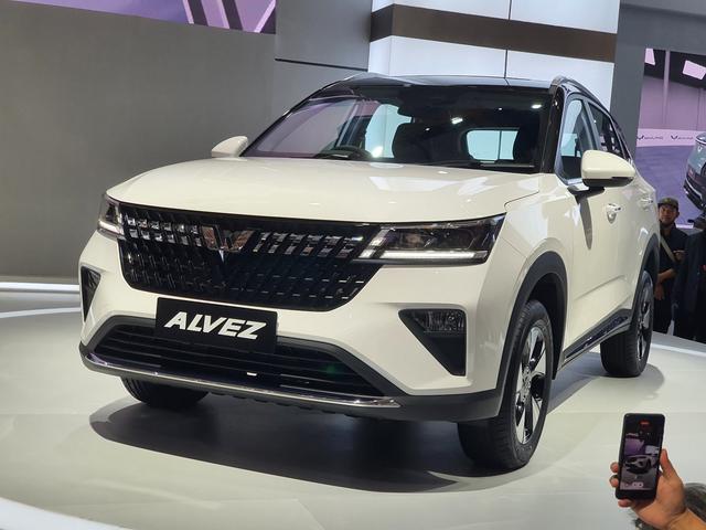 IIMS 2023: Teknologi Wuling Alvez, Seharga Brio RS Bisa ‘Nyetir’ Sendiri