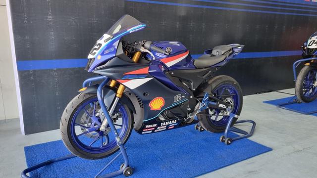 Menunggangi Modifikasi Yamaha R15 buat Balapan di Sirkuit Mandalika