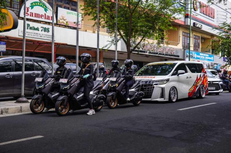 Yamaha Antar Nmax Turbo ke Konsumen Pakai Alphard!