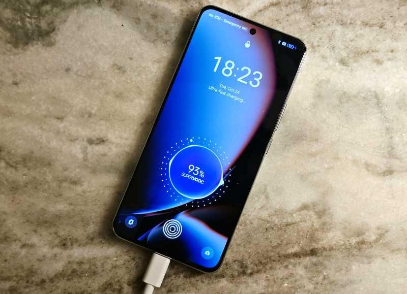 Rasanya Ngecas Super Singkat di Realme GT5 240W