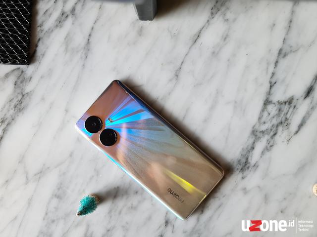 FOTO: Realme 10 Pro+, Ponsel Menengah yang Belagak Flagship