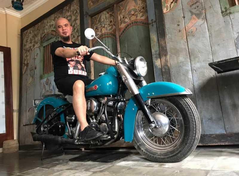 Antik Mana, Harley Hydra Glide 1949 Atau Ahmad Dhani Penunggangnya?