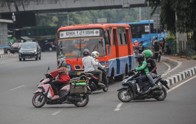 Ramai-ramai Menentang Pembatasan Sepeda Motor