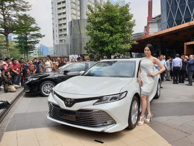 FOTO: Lebih Dekat dengan Toyota All New Camry Berbanderol Rp 800 Jutaan