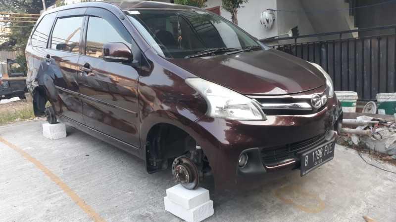 Bisa Seharga Puluhan Juta, Viral Pelek Mobil Dicuri Saat Parkir