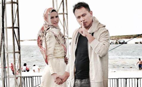 Angel Lelga dan Vicky Prasetyo Gelar Akad Nikah Usai Salat Jumat