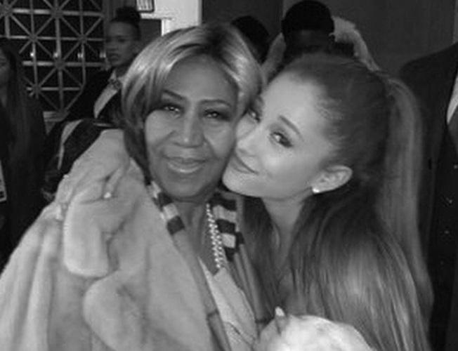 Ariana Grande tampil pada pemakaman Aretha Franklin