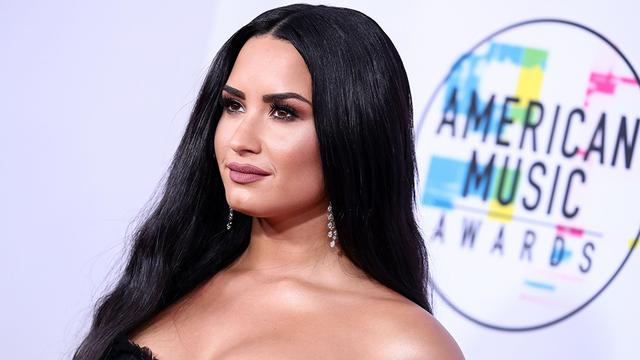 Demi Lovato Overdosis, Netizen dan Selebriti Ramaikan Tagar #PrayForDemi