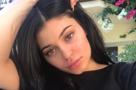 Kylie Jenner Melahirkan Anak Pertama