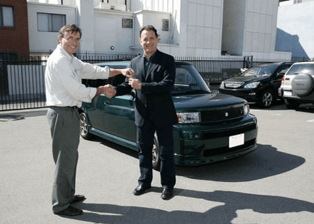 Tom Hanks Koleksi Mobil Murah Meskipun Kaya Raya, Ini Daftarnya