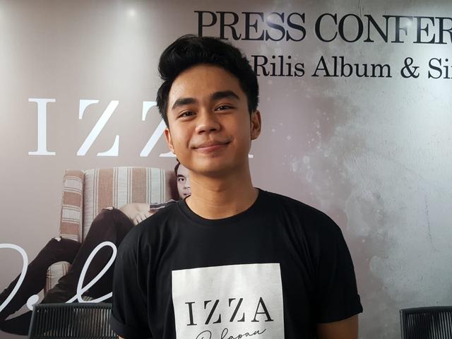 Ada Peran Rendy Pandugo di Balik Album Izza