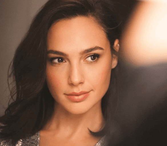 Ketika Gal Gadot Menjelma Jadi Batman