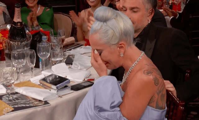 <i>Soundtrack</i> ‘A Star Is Born’ Kalahkan ‘Black Panther’ di Golden Globe, Lady Gaga Nangis