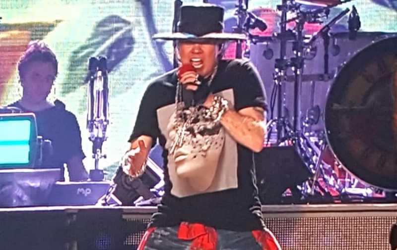  7 Hal Seru Lagu 'November Rain' Guns N' Roses, Konser di Jakarta Dibayangi Hujan