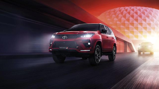 Toyota Luncurkan Fortuner GR Sport Bermesin 2.800cc Turbo