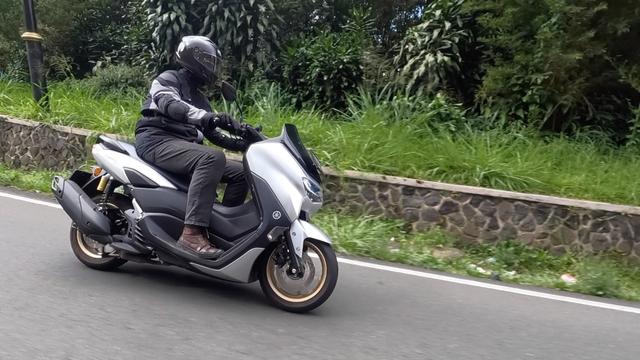 Tips Menjaga Traksi Roda Saat Riding