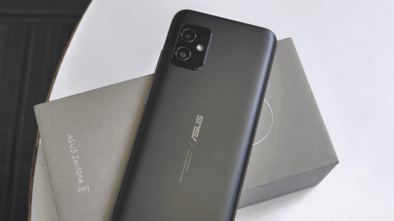 FOTO: Melongok Bodi Mini Asus Zenfone 8