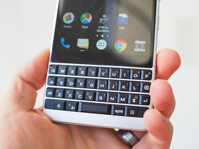 Ponsel 5G-nya Tamat Sebelum Lahir? Biarkan BlackBerry Kandas Pada Waktunya