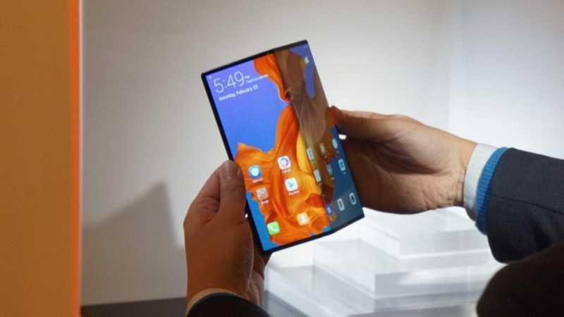 Gak Cuma Samsung, Huawei juga Rilis Ponsel Layar Lipatnya September