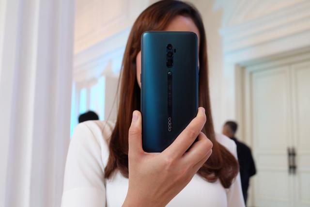 Bocoran Baru Tampang Oppo Reno 2Z, Gak Ada Kamera ‘Sirip Hiu’?