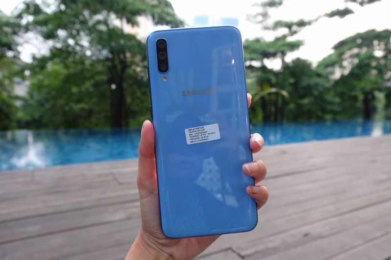 FOTO: Lebih Dekat dengan Galaxy A70, Ponsel Layar Jumbo 3 Kamera