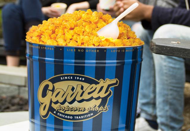 Alasan Orang Indonesia Suka Banget Garrett Popcorn