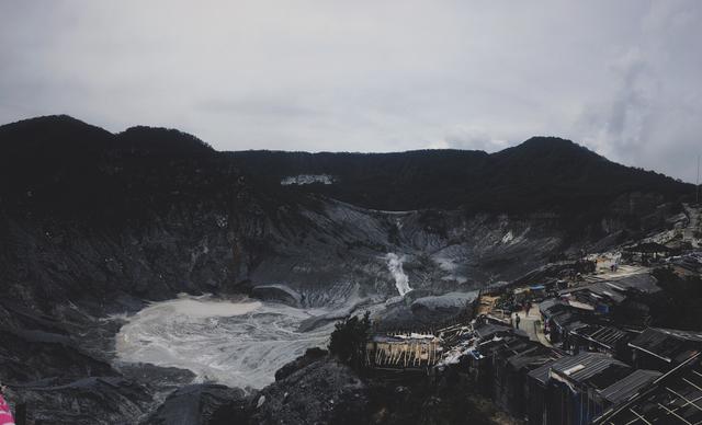 Kepanikan Warga saat Erupsi Gunung Tangkuban Perahu