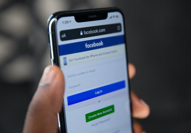 Kata Pengamat Soal Pencurian Data Pengguna Facebook