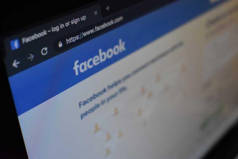 Mimpi Besar Facebook yang Gagal jadi Kenyataan: Buat Ponsel Sendiri