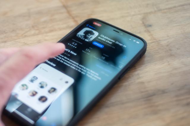 Clubhouse Menyadarkan Kita, Kasta iPhone dan Android Itu Nyata
