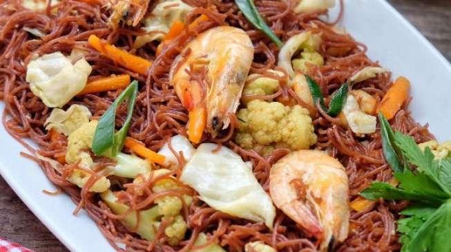 Gurih dan Sehatnya Bihun Beras Merah Digoreng dengan Udang