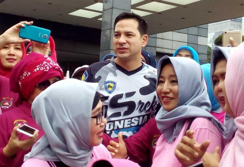  Selalu Tampan dan Awet Muda, Ternyata Ini Rahasia Ari Wibowo