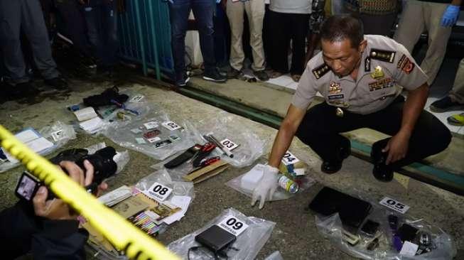 Geledah Rumah Orang Tua Terduga Teroris, Polisi Dapati Buku Jihad