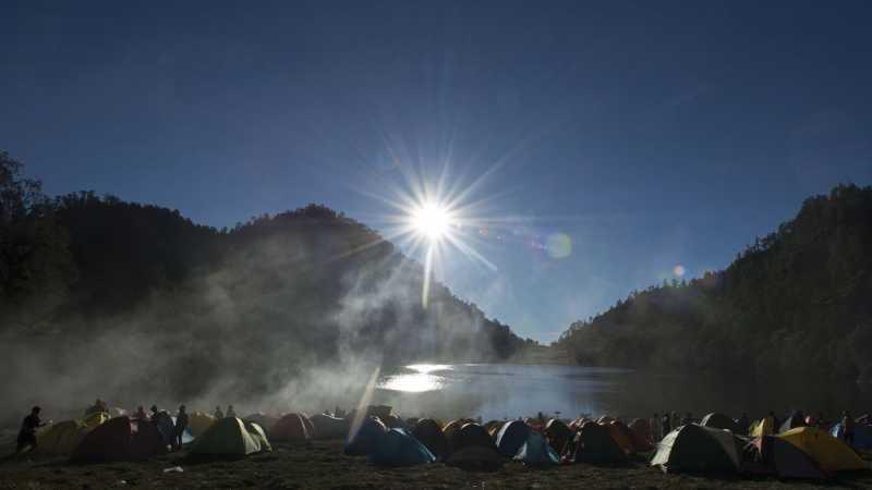 Kebakaran Hutan, Jalur Pendakian Gunung Semeru Ditutup