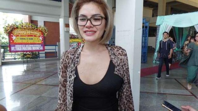 Baju Muslim Leopard Jualan Nikita Mirzani di Bulan Puasa