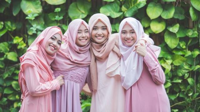 Trik Mudah Perawatan Rambut Bagi Perempuan Berhijab