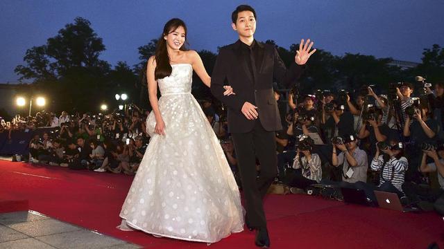 Riuh Netizen Sambut Rencana Pernikahan Song Joong Ki-Hye Kyo